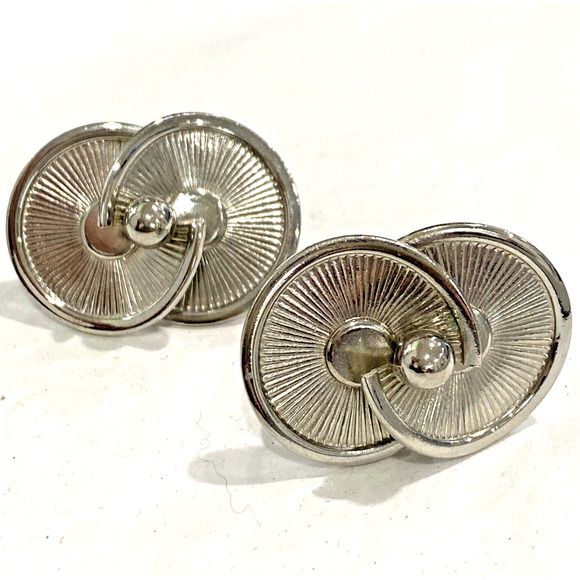 Vintage screwback earrings silvertone swirls textured dimensional mod circles - Picture 1 of 6